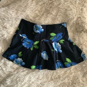 Blue floral Gilly Hicks skirt Sz 8